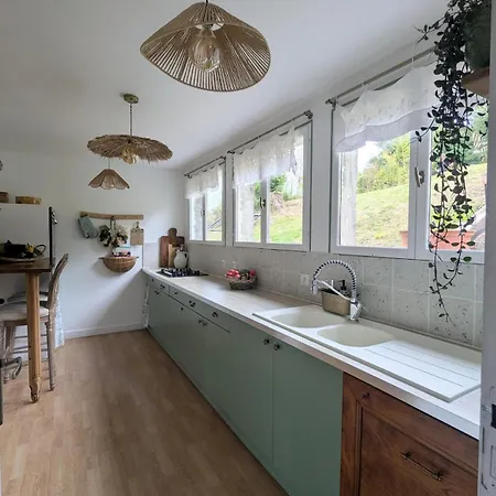 Charming Small House Between Land And Sea Semesterbostad *