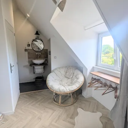 Charming Small House Between Land And Sea Semesterbostad *